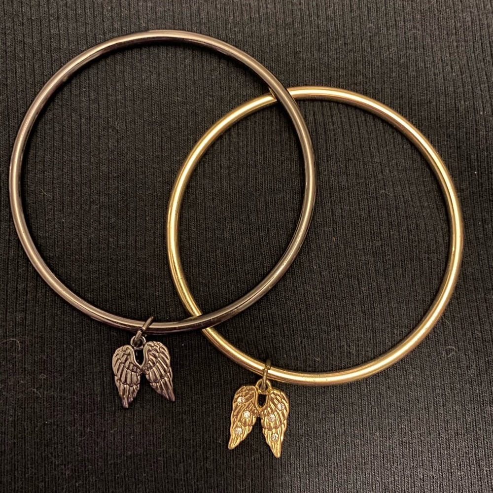 Victoria secret bracelet set w angel wings💕